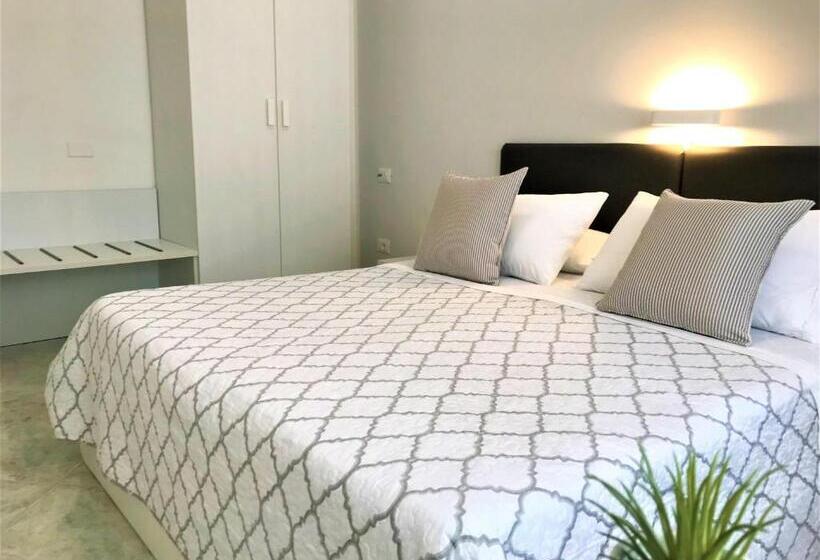 סוויטה דלוקס, Innsud