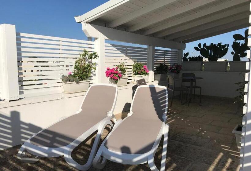 סוויטה עם טרסה, Innsud