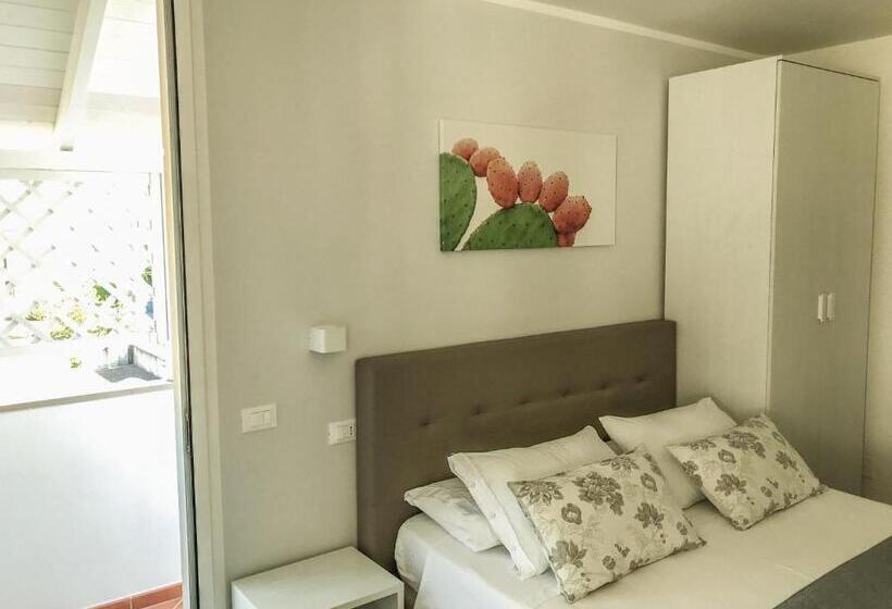 סוויטה עם טרסה, Innsud