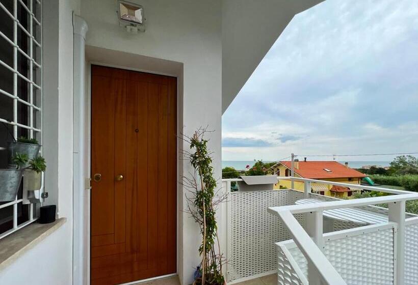 اتاق استاندارد چهار تخته, Mansarda Seaview