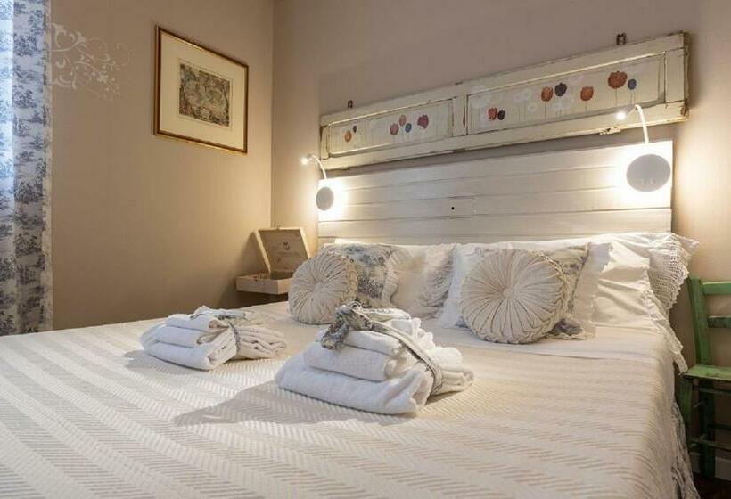 キングサイズベッドのスタンダードルーム, La Pulcia B&b