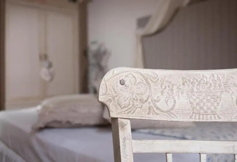 キングサイズベッドのスタンダードルーム, La Pulcia B&b