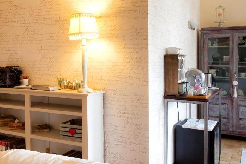 キングサイズベッドのスタンダードルーム, La Pulcia B&b