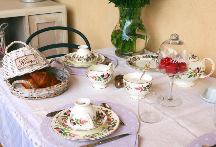 キングサイズベッドのスタンダードルーム, La Pulcia B&b