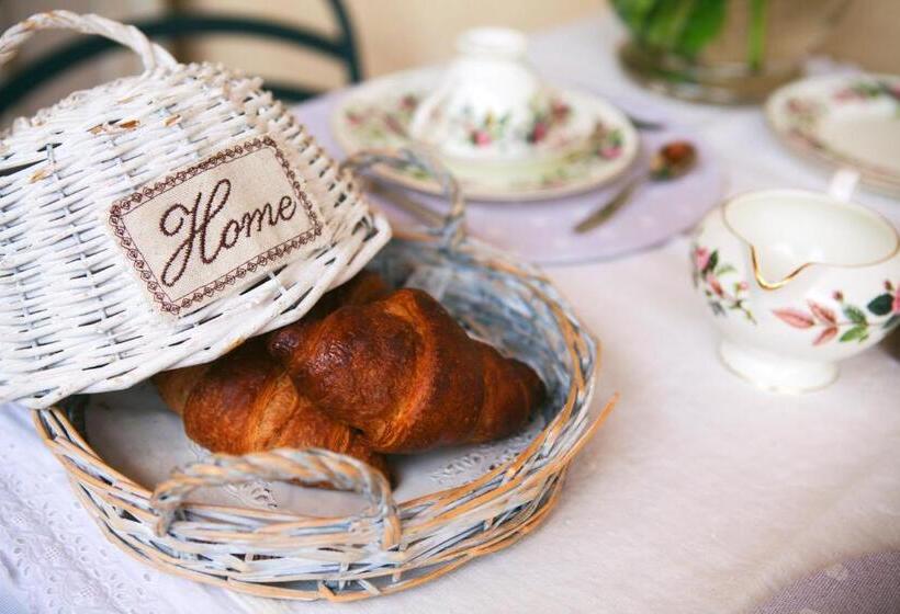 キングサイズベッドのスタンダードルーム, La Pulcia B&b