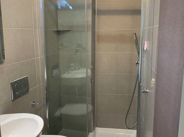Quarto Triplo Estandar, B&b Albornoz