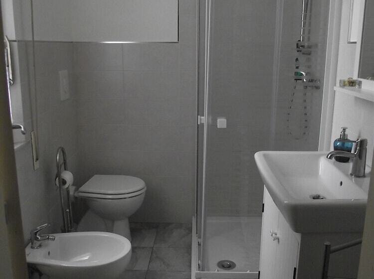 اتاق استاندارد سه نفره, Camera Con Vista B&b