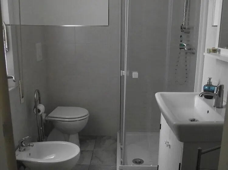 اتاق استاندارد سه نفره, Camera Con Vista B&b