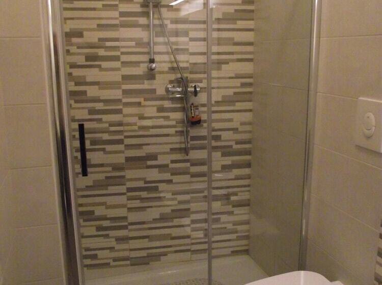اتاق استاندارد سه نفره, Camera Con Vista B&b