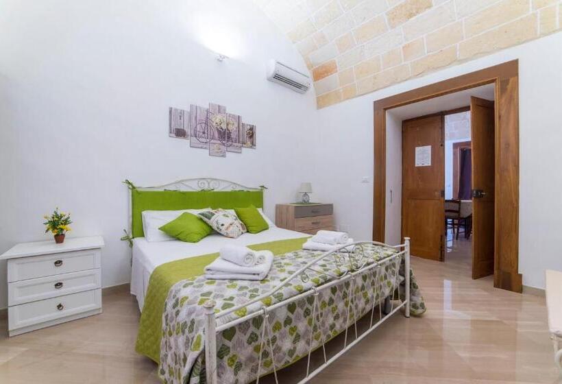 Standard room with outdoor bath, B&b La Campana Salentina