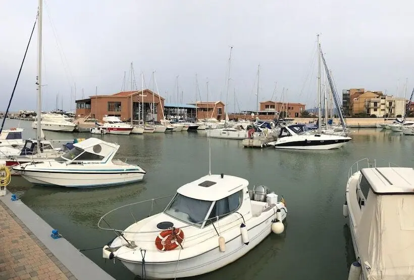 デラックススイートの３ベッドルーム, Yacht Suite   Marina Di Grosseto