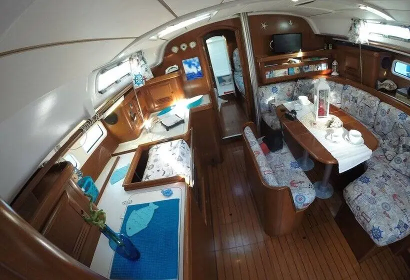 デラックススイートの３ベッドルーム, Yacht Suite   Marina Di Grosseto
