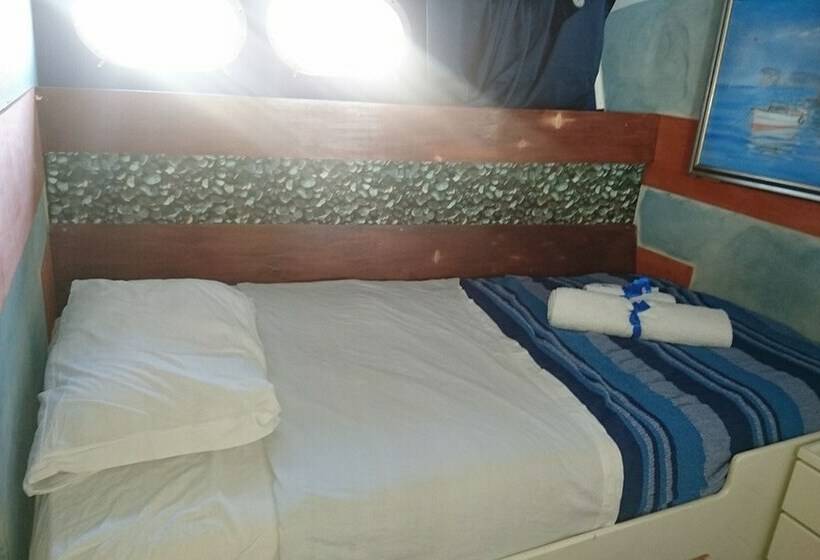 کابین, Boat&breakfast Stella Marina