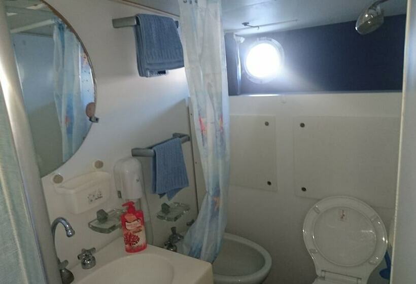 کابین, Boat&breakfast Stella Marina