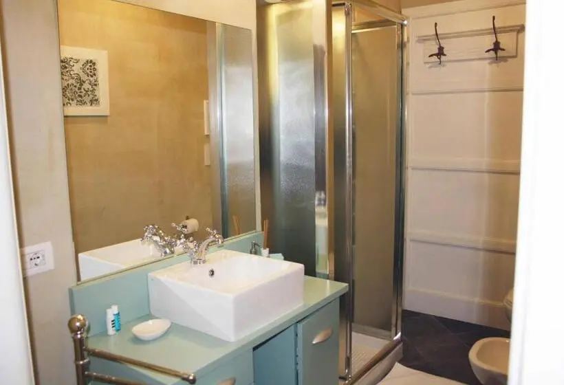 ガーデンビュースタンダードルーム, White Lilac Romantic B&b  Adults Only