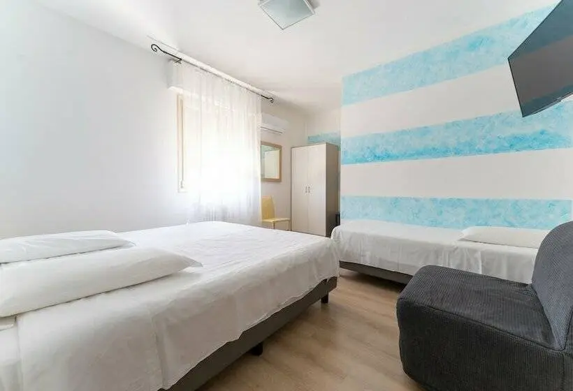 Standard Kolmen Hengen Huone, Benaco Mavras