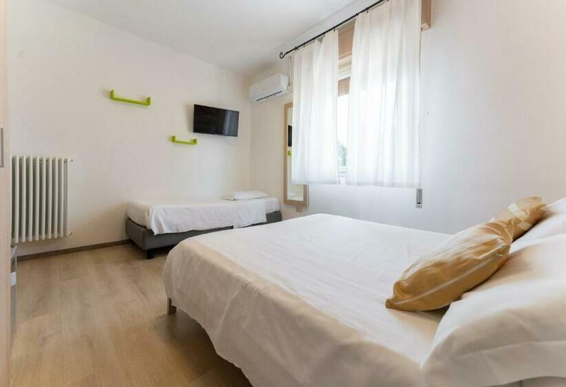 スタンダードトリプルルーム, Benaco Mavras