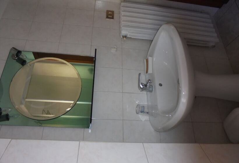 バス共有のスタンダードルーム, La Calla