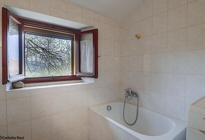 バス共有のスタンダードルーム, La Calla