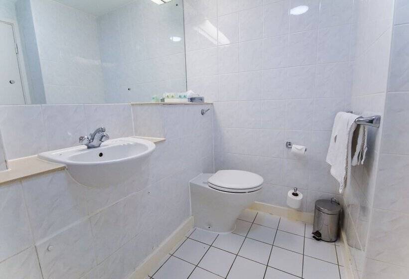 Номер Стандарт Трехместный, Airport Inn Gatwick