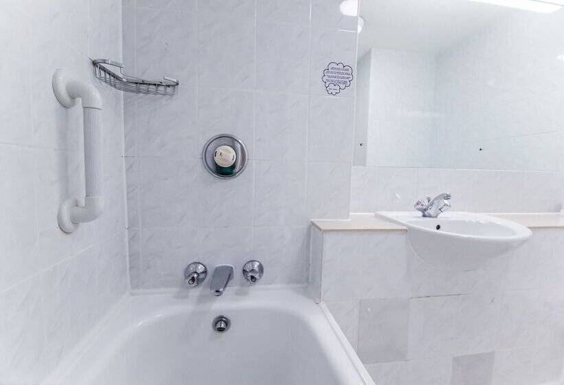 Номер Стандарт, Airport Inn Gatwick