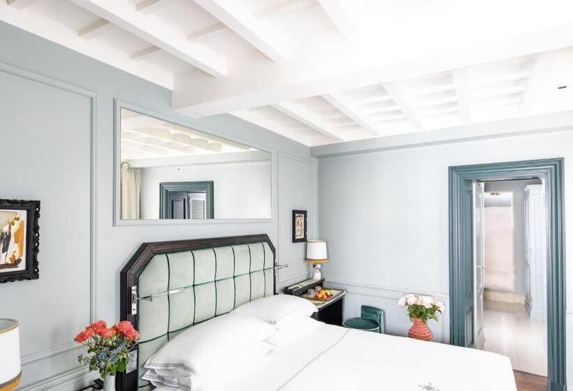 اتاق سوپریور, The Place Firenze