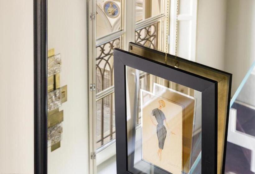 سوییت جونیور, The Place Firenze