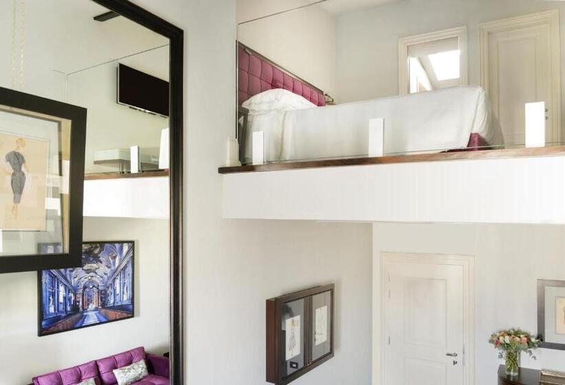 سوییت جونیور, The Place Firenze