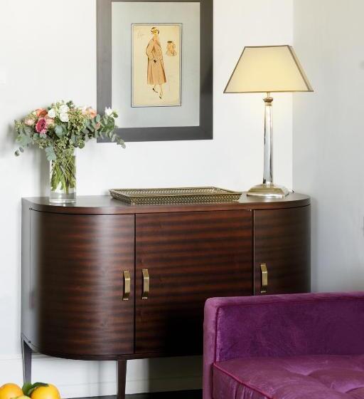 سوییت جونیور, The Place Firenze