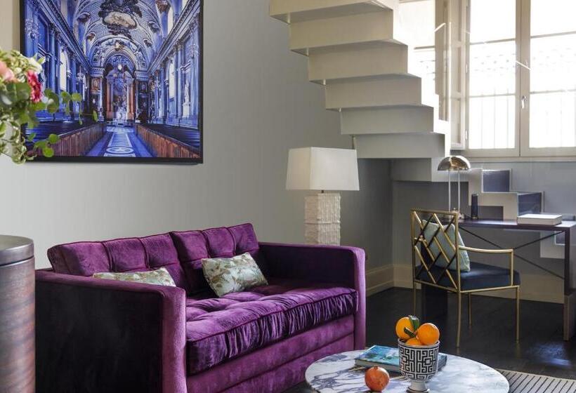 سوییت جونیور, The Place Firenze