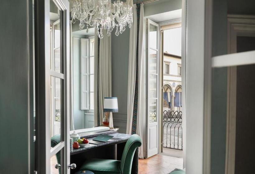 سوئیت مستر, The Place Firenze