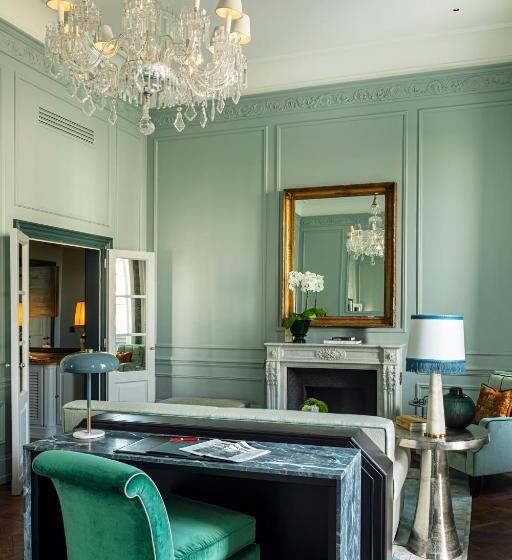 سوئیت مستر, The Place Firenze