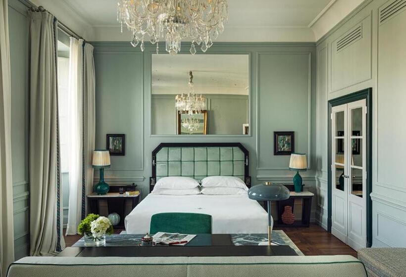 سوئیت مستر, The Place Firenze