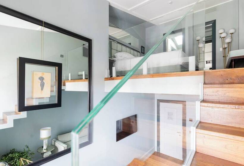 سوییت جونیور, The Place Firenze