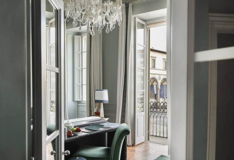 سوئیت مستر, The Place Firenze