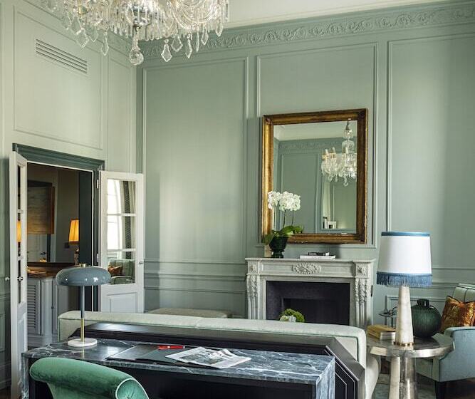 سوئیت مستر, The Place Firenze