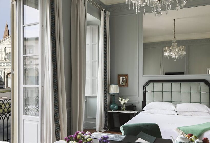 سوئیت مستر, The Place Firenze