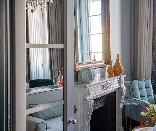 سوئیت مستر, The Place Firenze