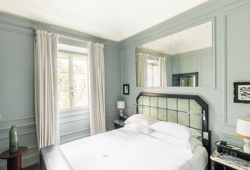 سوییت اجرایی, The Place Firenze