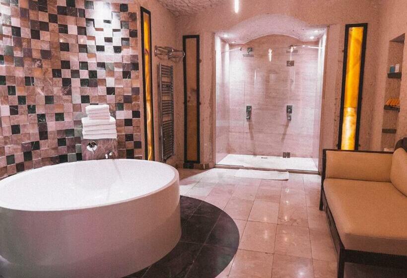 חדר סטנדרט, Local Cave House