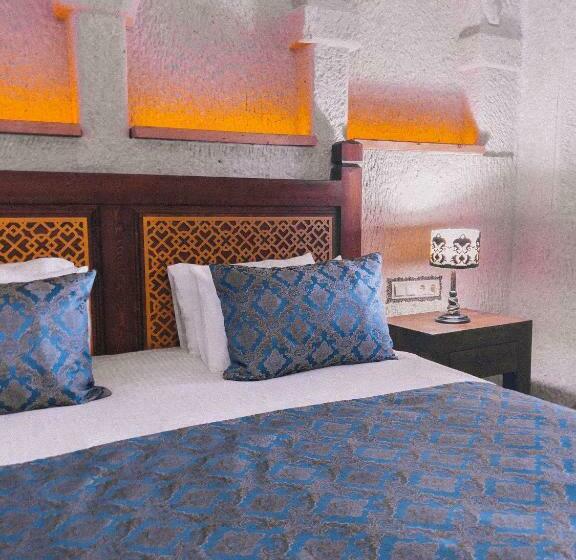 חדר סטנדרט, Local Cave House