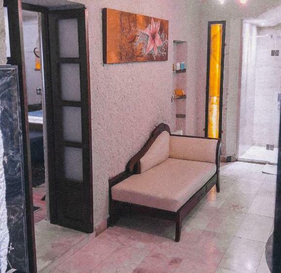 חדר סטנדרט, Local Cave House