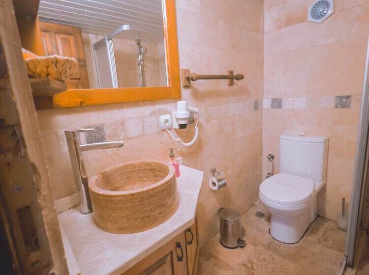 Номер Basic, Local Cave House
