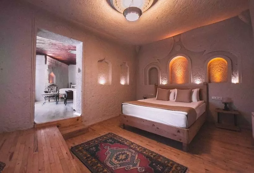 اتاق خانوادگی, Local Cave House