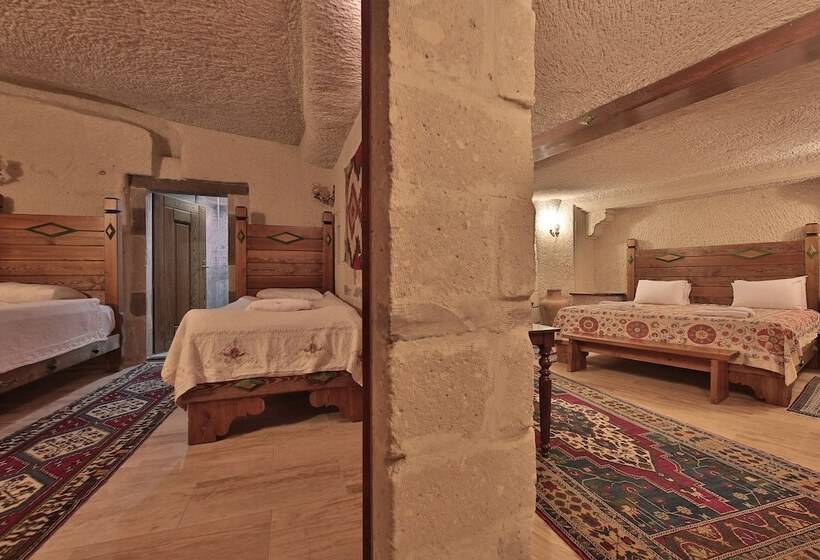 סוויטה משפחתית, Local Cave House
