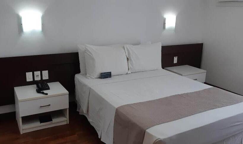 غرفة قياسية ثلاثية, Marinas Maceio