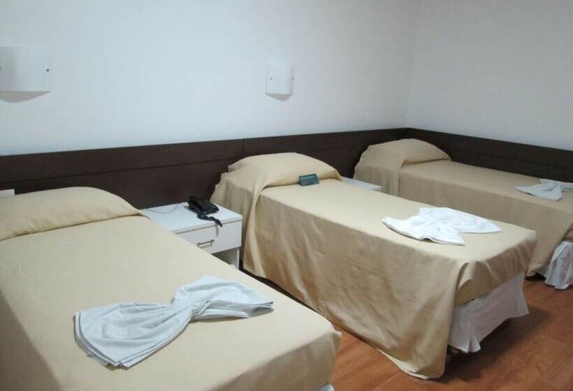 غرفة قياسية ثلاثية, Marinas Maceio