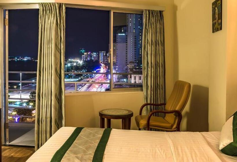 اتاق سوپریور با چشمانداز دریا, Nha Trang Lodge