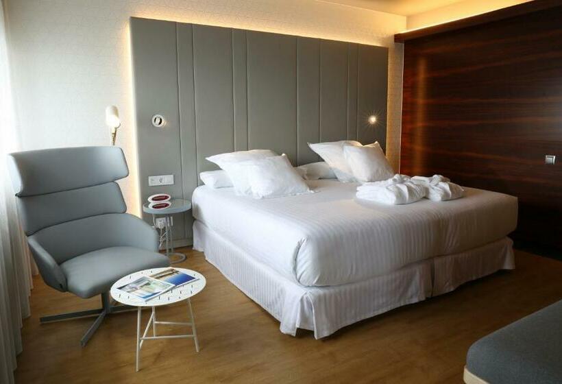 سوییت جونیور, Occidental Atenea Mar Adults Only