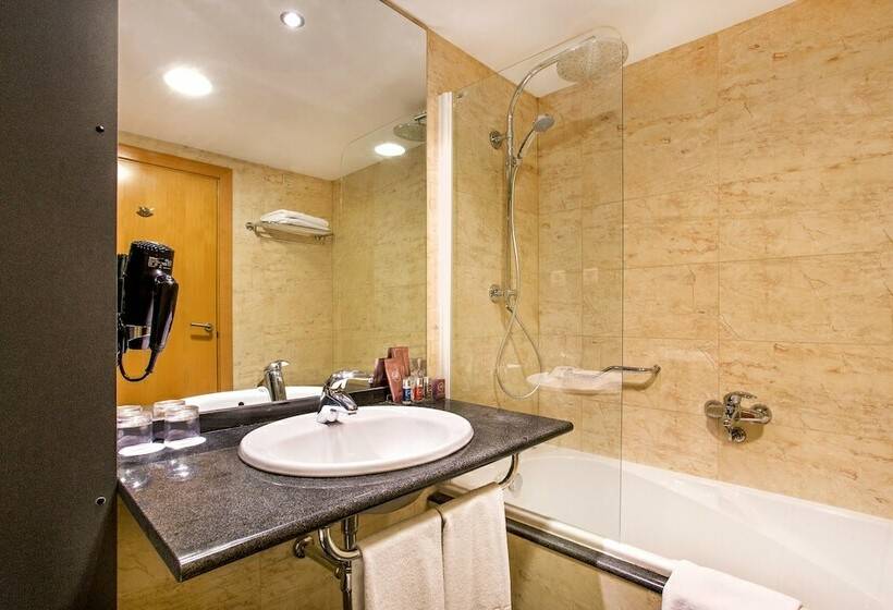 اتاق سوپریور با چشمانداز دریا, Occidental Atenea Mar Adults Only